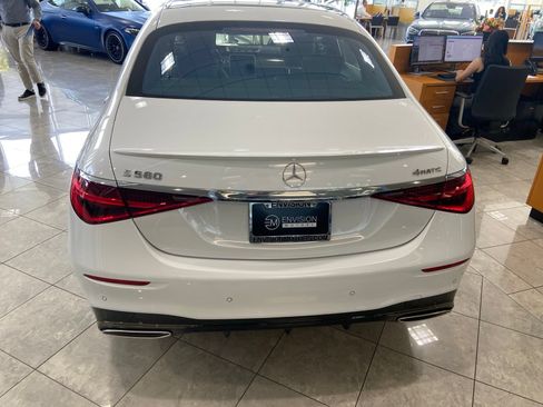 Used 2025 Mercedes-Benz S 580 4MATIC Sedan image 4