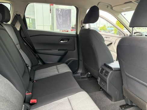 Used 2026 Nissan Rogue SV AWD/4WD image 28