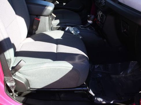 Used 2024 Jeep Wrangler Willys image 34