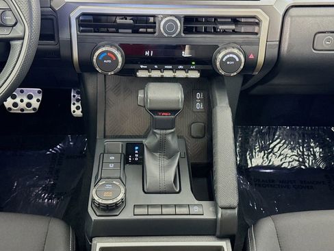 Used 2024 Toyota Tacoma TRD Sport image 35