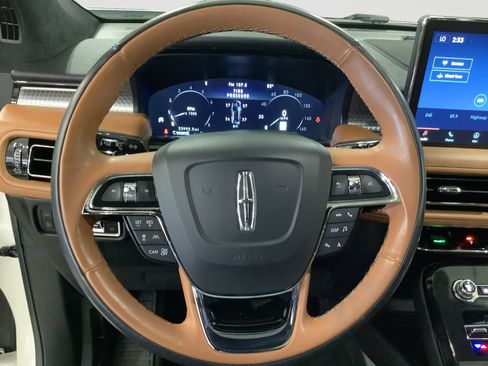 Used 2023 Lincoln Nautilus Black Label w/ Class II Trailer Tow Package AWD/4WD image 15