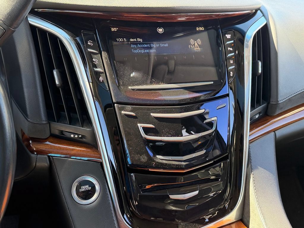 Used 2015 Cadillac Escalade Luxury AWD/4WD image 16