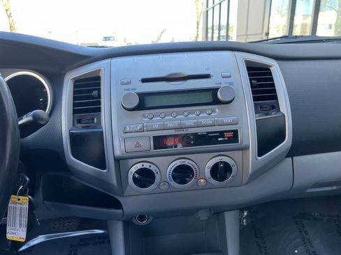 Used 2006 Toyota Tacoma PreRunner image 16