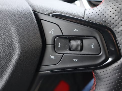 Used 2025 Chevrolet Trax RS w/ Driver Confidence Package image 21