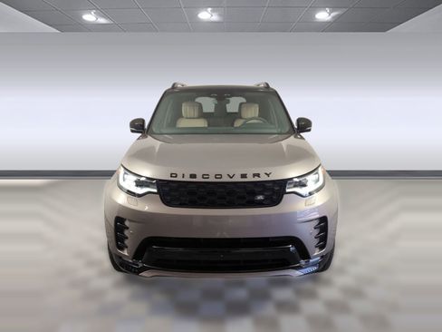 Certified 2025 Land Rover Discovery Dynamic SE image 6
