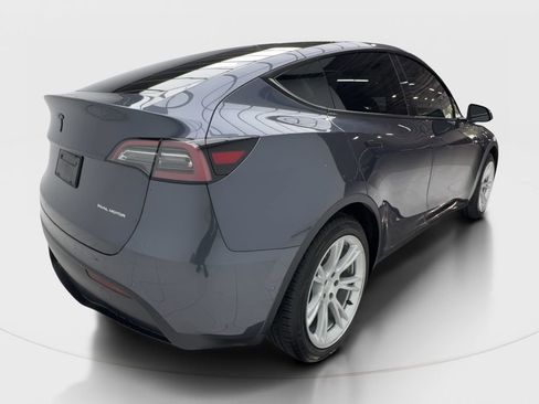 Used 2023 Tesla Model Y Long Range AWD/4WD image 7