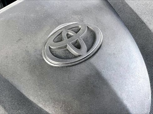 Used 2023 Toyota Camry SE w/ Cold Weather Package FWD image 34