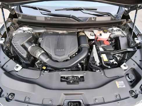 Used 2024 Chevrolet Traverse LT AWD/4WD image 13