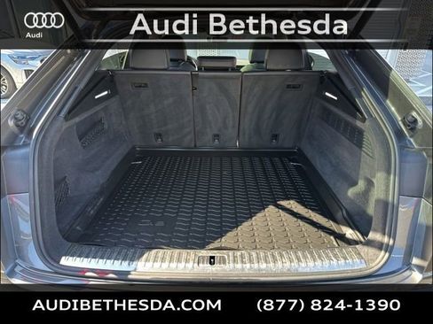 Used 2022 Audi Q8 Premium Plus image 11