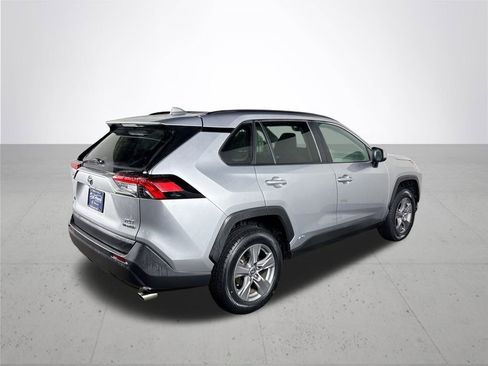 Used 2022 Toyota RAV4 XLE image 6
