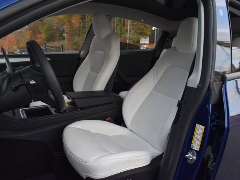 Used 2024 Tesla Model Y Long Range image 21