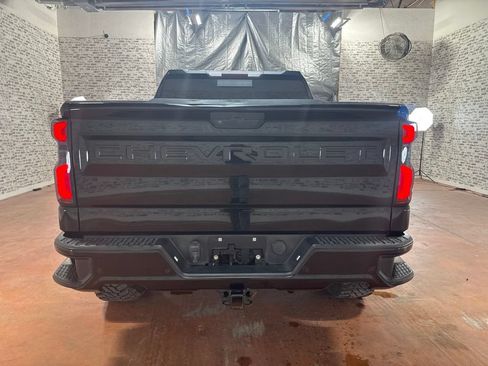 Used 2021 Chevrolet Silverado 1500 LT Trail Boss w/ Convenience Package II AWD/4WD image 6