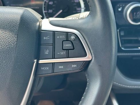 Used 2023 Toyota Highlander XSE AWD/4WD image 41