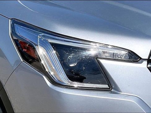 Used 2023 Subaru Forester Premium image 27