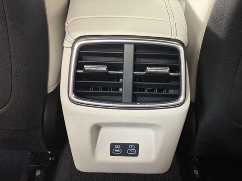Used 2025 Genesis G70 2.5T RWD image 28