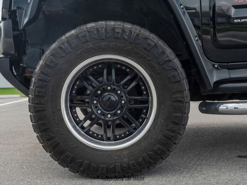 Used 2004 HUMMER H2 w/ Preferred Equipment Group image 97