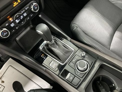 Used 2017 MAZDA MAZDA3 Grand Touring FWD image 17