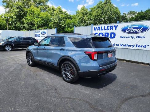 Certified 2025 Ford Explorer ST-Line w/ Premium Package AWD/4WD image 3