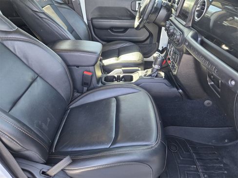 Used 2021 Jeep Wrangler Unlimited Rubicon w/ Trailer Tow Package image 13