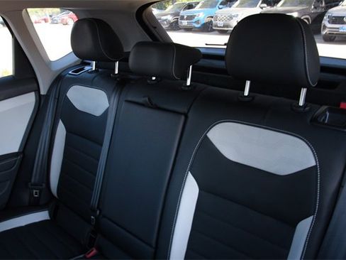 Certified 2025 Volkswagen Taos SEL image 16