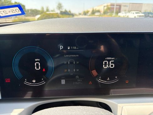 Used 2025 Hyundai Tucson SE FWD image 8