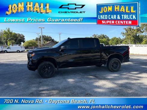 Used 2025 Chevrolet Silverado 1500 Custom Trail Boss w/ Midnight Edition AWD/4WD image 3