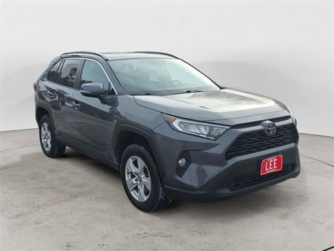 Used 2020 Toyota RAV4 XLE w/ Convenience Package image 7