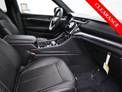 Used 2023 Jeep Grand Cherokee Overland image 17