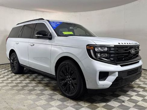 Certified 2025 Ford Expedition Platinum w/ Stealth Appearance Package AWD/4WD image 1
