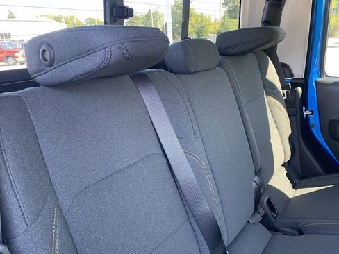 New 2025 Jeep Gladiator Willys image 31