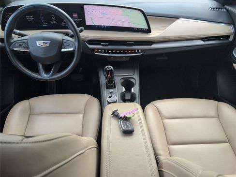 Used 2025 Cadillac XT4 Premium Luxury FWD image 34