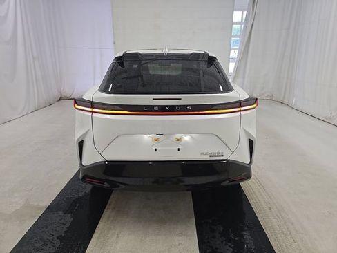 Used 2023 Lexus RZ 450e Premium w/ Technology Package AWD/4WD image 8