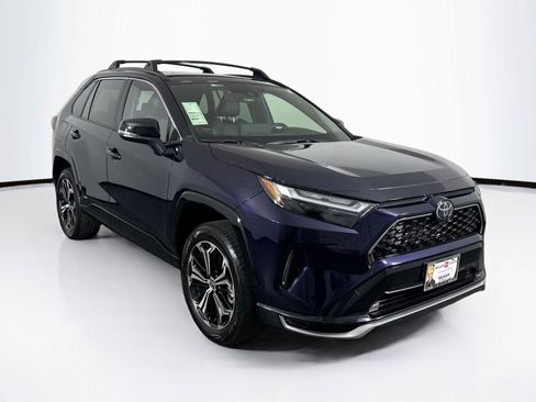 Used 2025 Toyota RAV4 XSE w/ Weather Package AWD/4WD image 10