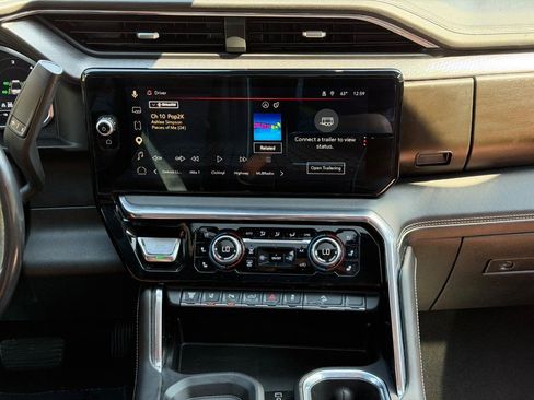 Used 2024 GMC Sierra 2500 Denali Ultimate AWD/4WD image 13