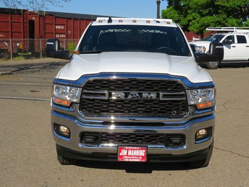 New 2024 RAM 3500 Tradesman w/ Chrome Appearance Group image 7