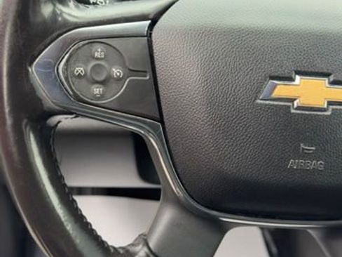 Used 2019 Chevrolet Traverse LT image 12