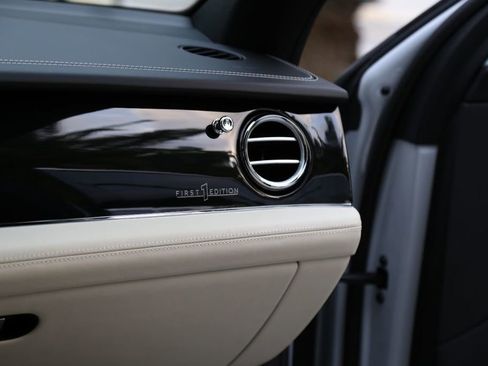 Used 2021 Bentley Bentayga image 51