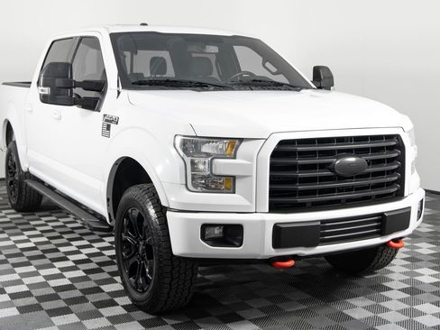 Used 2015 Ford F150 XLT w/ Equipment Group 302A Luxury image 11