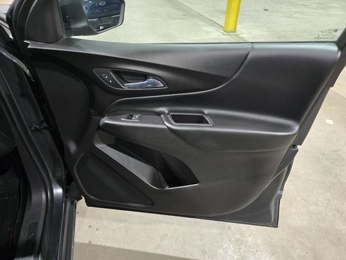 Used 2018 Chevrolet Equinox LT image 31