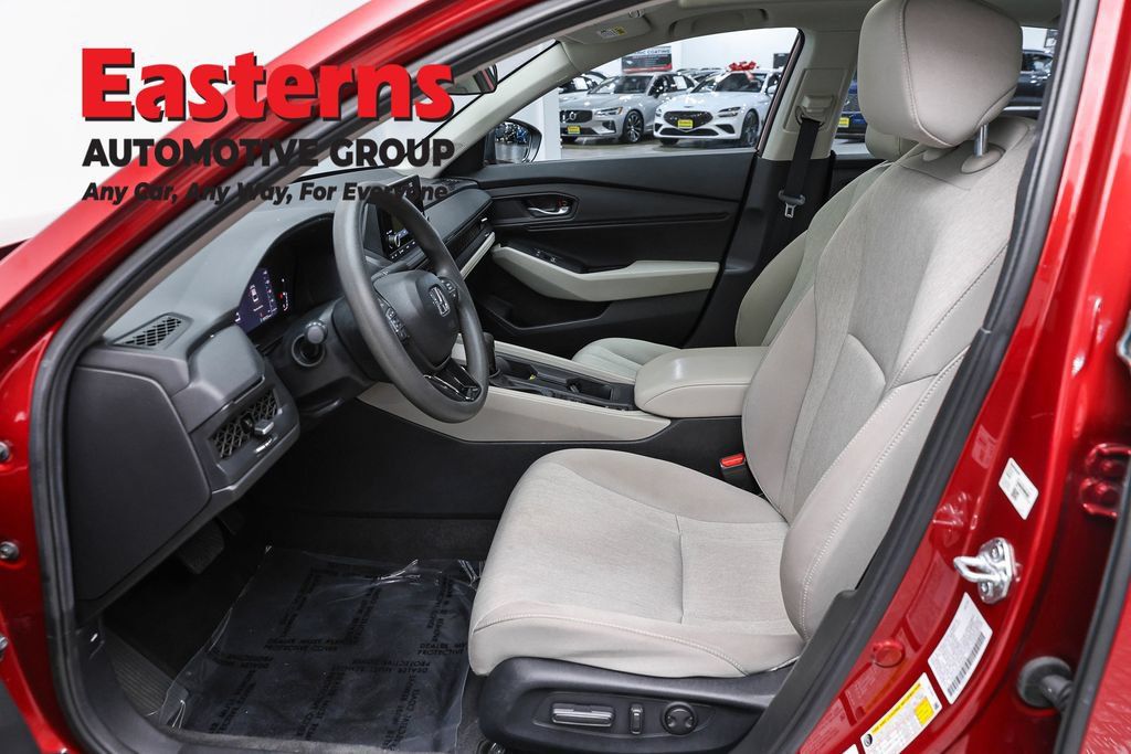 Used 2025 Honda Accord SE image 14