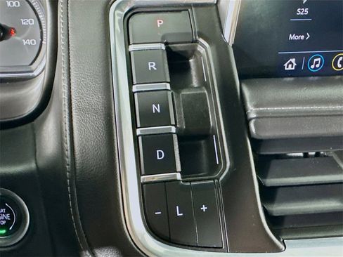 Used 2021 Chevrolet Suburban LT image 16