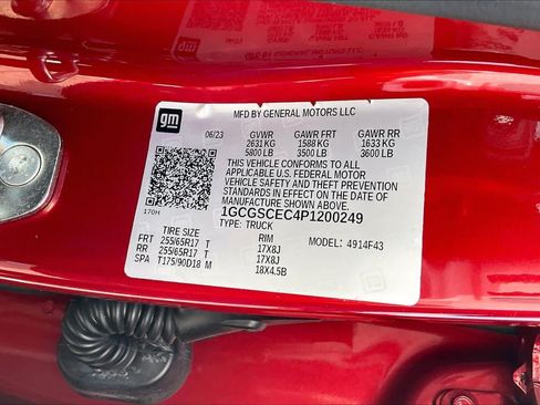 Used 2023 Chevrolet Colorado LT RWD image 32