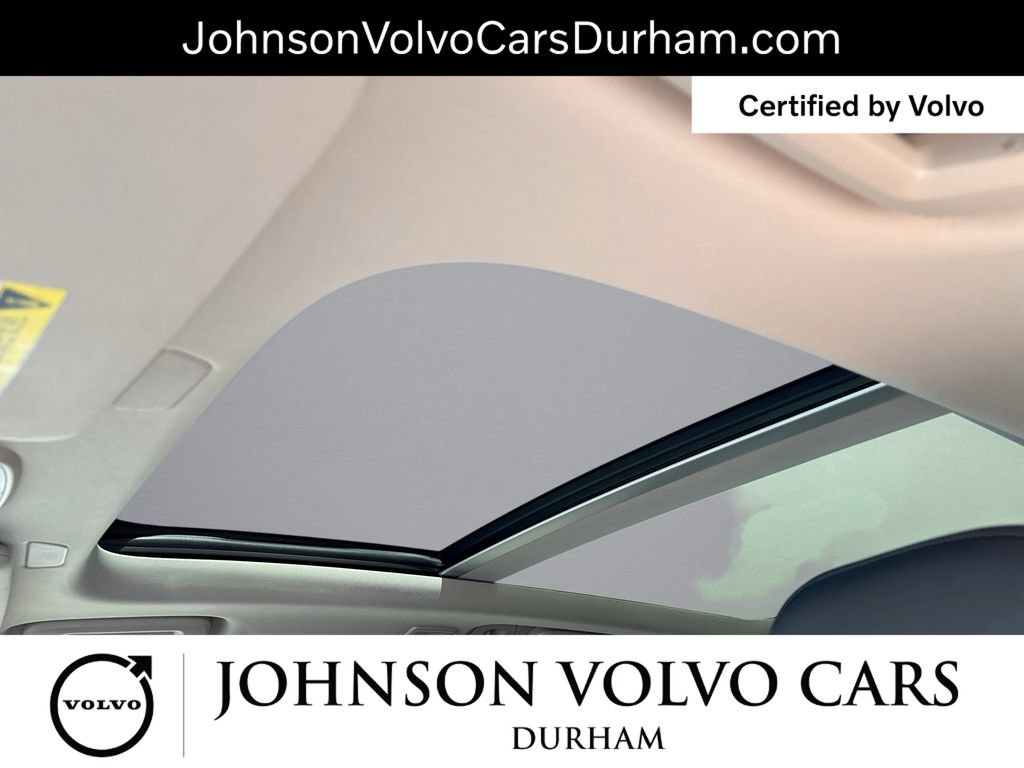Used 2025 Volvo XC90 B5 Core AWD/4WD image 17