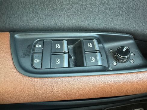 Used 2019 Audi Q8 Premium w/ Convenience Package AWD/4WD image 13