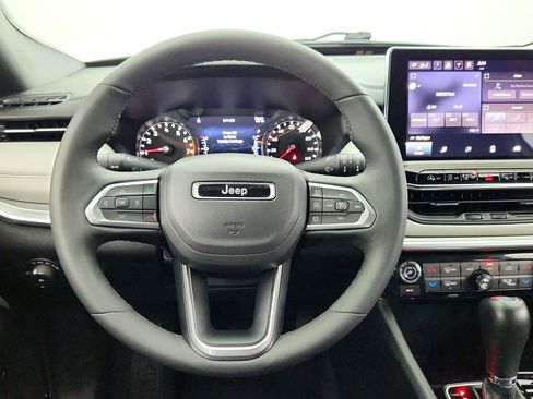 Used 2025 Jeep Compass Limited AWD/4WD image 12