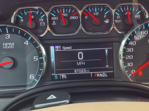 Used 2018 Chevrolet Tahoe LS RWD image 13