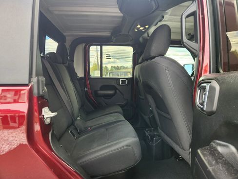 Used 2021 Jeep Gladiator Sport image 41