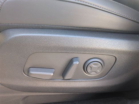 Used 2025 Kia Carnival SX image 14