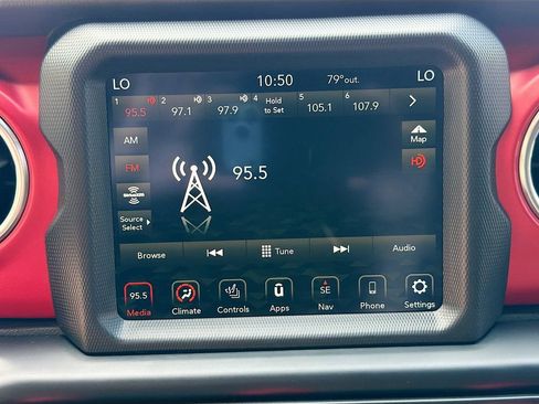 Used 2022 Jeep Gladiator Rubicon w/ LED Lighting Group AWD/4WD image 17