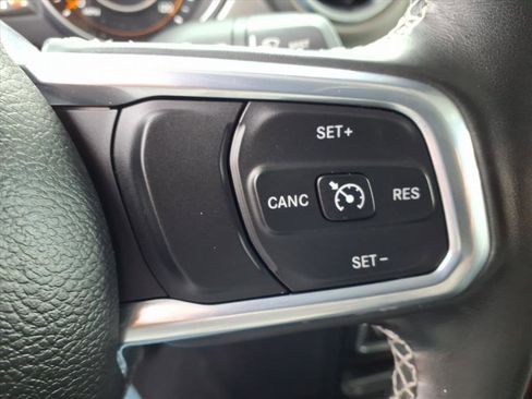 Used 2022 Jeep Gladiator Overland w/ Cold Weather Group AWD/4WD image 21